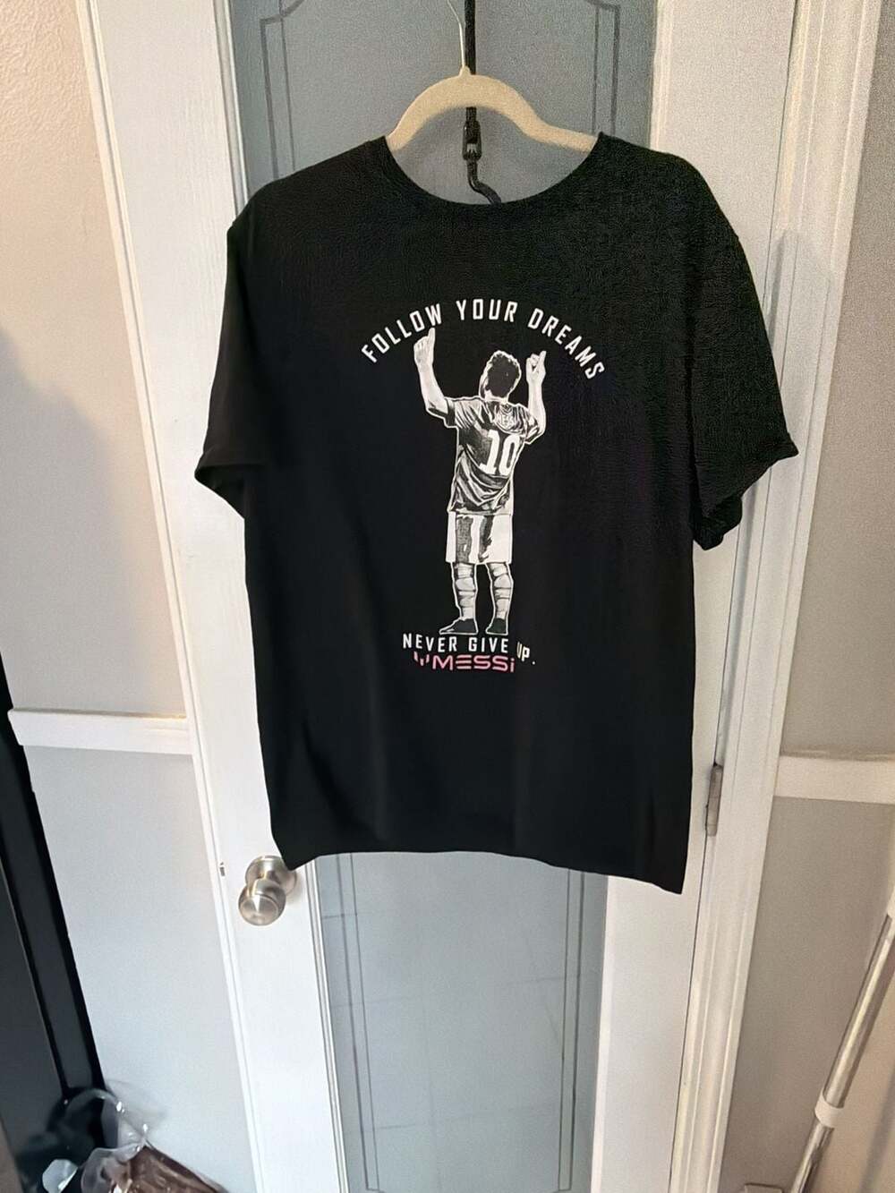 Messi Collection Men's Follow Your Dreams Never Give Up Graphic T-Shirt XL